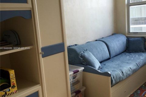 Condo in Miami Beach, Florida, 3 bedrooms  № 2004906 - photo 11