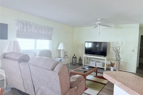 Casa en venta en The Villages, Florida, 2 dormitorios, 104.14 m2 № 1894053 - foto 5