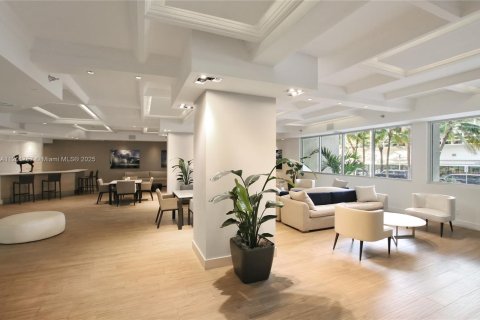 Condo in Miami Beach, Florida  № 2038858 - photo 22