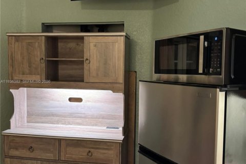 Immobilier commercial à louer à Miami, Floride: 1 chambre, 267.37 m2 № 2000406 - photo 6