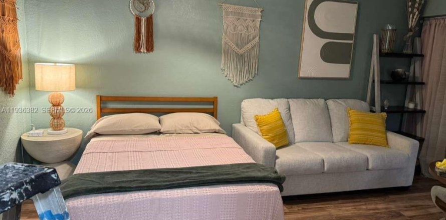 Immobilier commercial à Miami, Floride 1 chambre, 267.37 m2 № 2000406