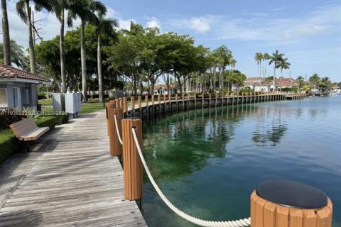 Immobilier commercial à louer à Miami, Floride: 1 chambre, 267.37 m2 № 2000406 - photo 10