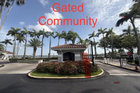 Immobilier commercial à louer à Miami, Floride: 1 chambre, 267.37 m2 № 2000406 - photo 9