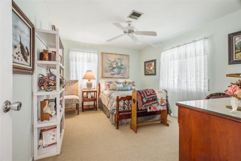 Condo in Venice, Florida, 2 bedrooms  № 2352507 - photo 18
