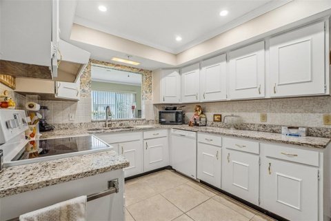 Condo in Venice, Florida, 2 bedrooms  № 2352507 - photo 13
