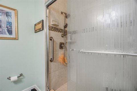 Condo in Venice, Florida, 2 bedrooms  № 2352507 - photo 17
