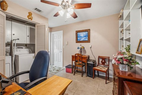 Condo in Venice, Florida, 2 bedrooms  № 2352507 - photo 25