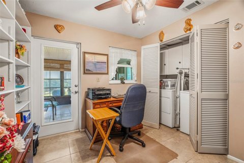 Condo in Venice, Florida, 2 bedrooms  № 2352507 - photo 24