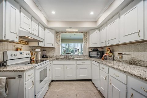 Condo in Venice, Florida, 2 bedrooms  № 2352507 - photo 11