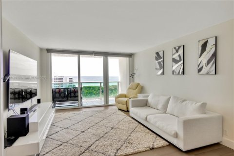 Condo in Sunny Isles Beach, Florida, 2 bedrooms  № 1787282 - photo 14