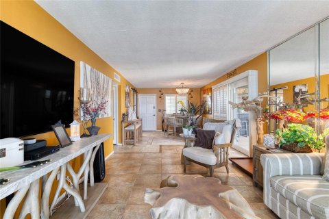Condo in Ormond Beach, Florida, 2 bedrooms № 2201739 - photo 22