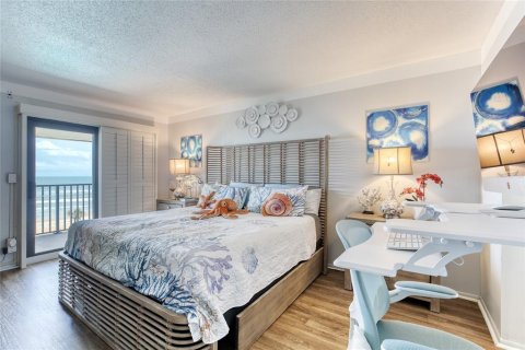 Condo in Ormond Beach, Florida, 2 bedrooms № 2201739 - photo 18