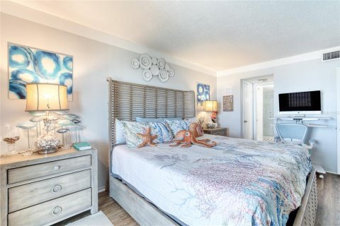 Condo in Ormond Beach, Florida, 2 bedrooms № 2201739 - photo 16