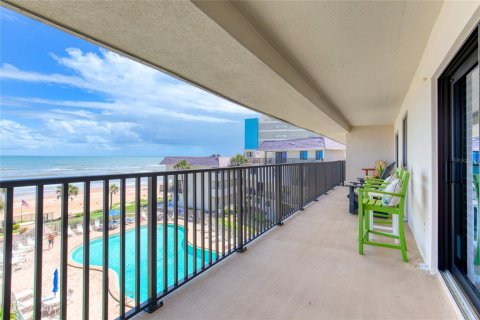 Condo in Ormond Beach, Florida, 2 bedrooms № 2201739 - photo 29
