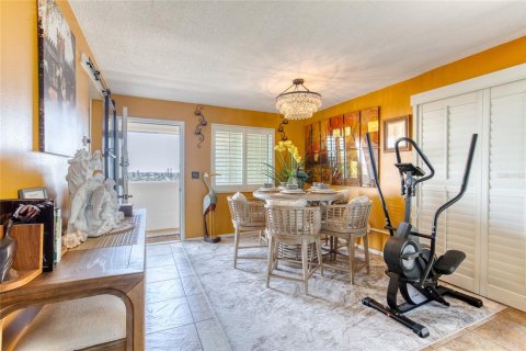 Condo in Ormond Beach, Florida, 2 bedrooms № 2201739 - photo 8