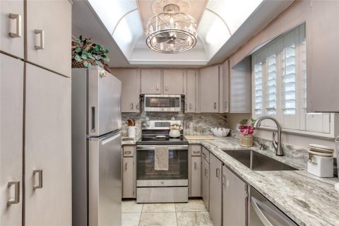 Condo in Ormond Beach, Florida, 2 bedrooms № 2201739 - photo 4