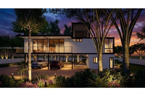 Land in Miami, Florida № 2040653