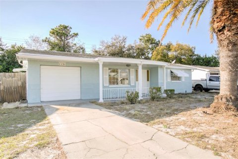 House in Holiday, Florida 2 bedrooms, 93.27 sq.m. № 1792326 - photo 1
