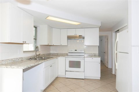House in Holiday, Florida 2 bedrooms, 93.27 sq.m. № 1792326 - photo 5