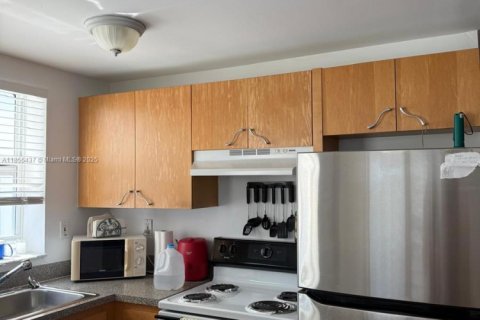 Copropriété à vendre à Miami Beach, Floride: 1 chambre, 53.88 m2 № 1979226 - photo 12