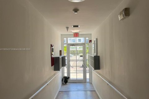 Copropriété à vendre à Miami Beach, Floride: 1 chambre, 53.88 m2 № 1979226 - photo 3