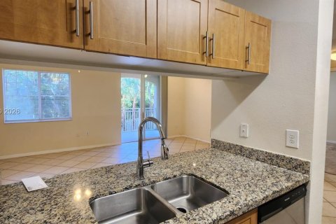 Condo in West Palm Beach, Florida, 1 bedroom  № 2040039 - photo 3