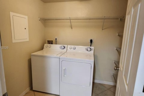 Condo in West Palm Beach, Florida, 1 bedroom  № 2040039 - photo 8