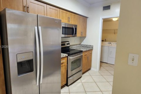 Condo in West Palm Beach, Florida, 1 bedroom  № 2040039 - photo 5