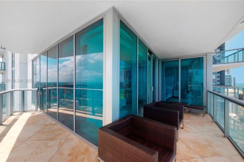 Condo in Sunny Isles Beach, Florida, 4 bedrooms  № 2066831 - photo 19