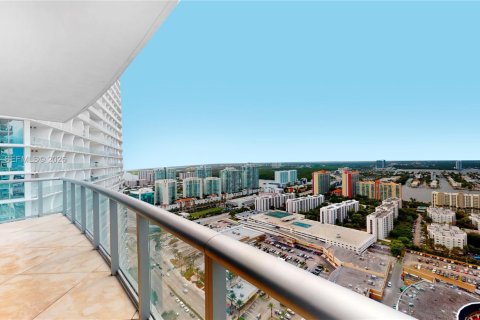 Condo in Sunny Isles Beach, Florida, 4 bedrooms  № 2066831 - photo 18