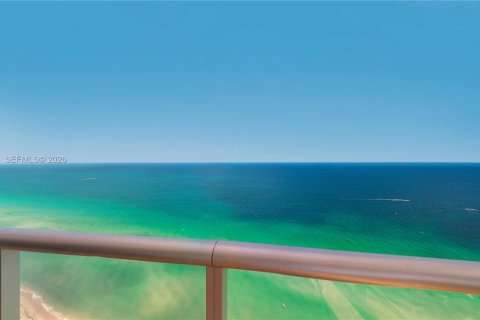 Condo in Sunny Isles Beach, Florida, 4 bedrooms  № 2066831 - photo 15