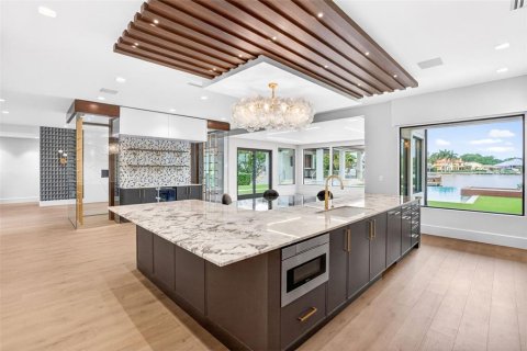 Casa en venta en Saint Petersburg, Florida, 4 dormitorios, 493.31 m2 № 2195132 - foto 15