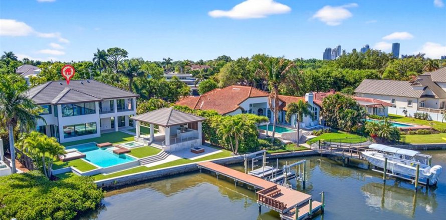 Casa en Saint Petersburg, Florida 4 dormitorios, 493.31 m2 № 2195132