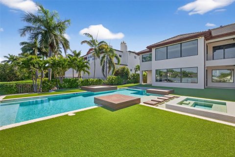 Casa en venta en Saint Petersburg, Florida, 4 dormitorios, 493.31 m2 № 2195132 - foto 21