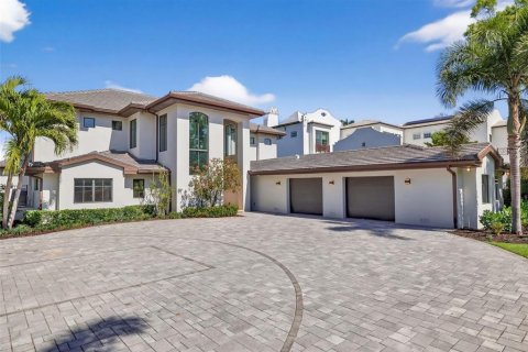 Casa en venta en Saint Petersburg, Florida, 4 dormitorios, 493.31 m2 № 2195132 - foto 2