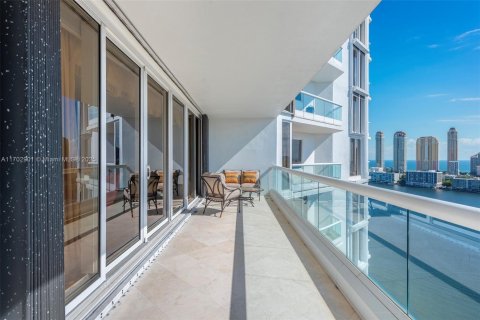 Condo in Aventura, Florida, 3 bedrooms  № 1811587 - photo 11