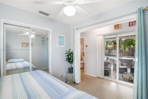 House in Hollywood, Florida 3 bedrooms, 108.7 sq.m. № 1705656 - photo 16