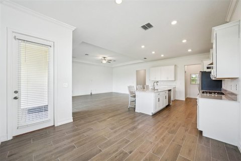 Villa ou maison à louer à Land O' Lakes, Floride: 4 chambres, 246.56 m2 № 1903232 - photo 11