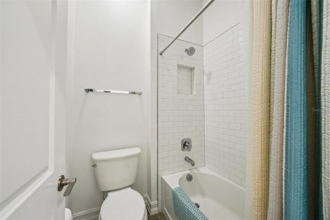 Villa ou maison à louer à Land O' Lakes, Floride: 4 chambres, 246.56 m2 № 1903232 - photo 20