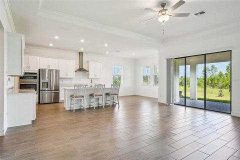 Villa ou maison à louer à Land O' Lakes, Floride: 4 chambres, 246.56 m2 № 1903232 - photo 5