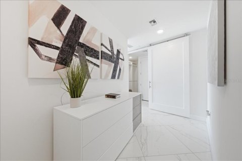 Condo in Tampa, Florida, 3 bedrooms  № 2198899 - photo 23