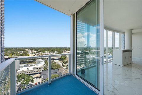 Condo in Tampa, Florida, 3 bedrooms  № 2198899 - photo 28