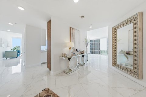 Condo in Tampa, Florida, 3 bedrooms  № 2198899 - photo 4