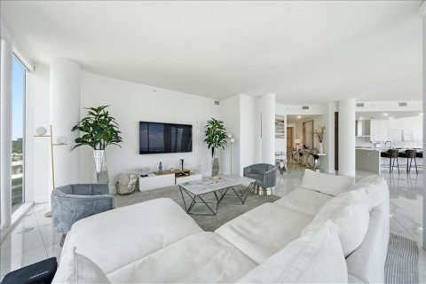 Condo in Tampa, Florida, 3 bedrooms  № 2198899 - photo 20