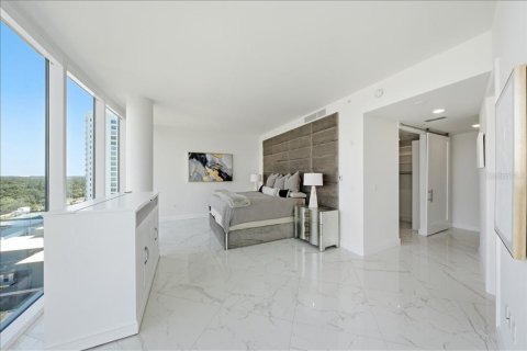 Condo in Tampa, Florida, 3 bedrooms  № 2198899 - photo 26