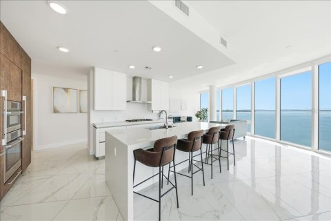 Condo in Tampa, Florida, 3 bedrooms  № 2198899 - photo 9