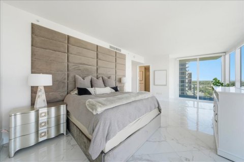 Condo in Tampa, Florida, 3 bedrooms  № 2198899 - photo 24