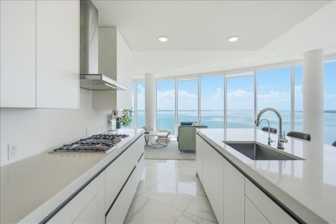Condo in Tampa, Florida, 3 bedrooms  № 2198899 - photo 12
