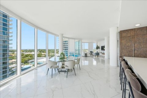 Condo in Tampa, Florida, 3 bedrooms  № 2198899 - photo 17