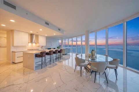 Condo in Tampa, Florida, 3 bedrooms  № 2198899 - photo 2